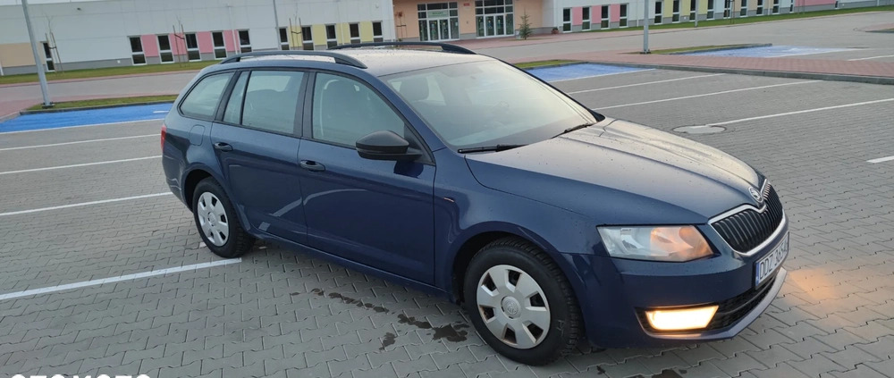 Skoda Octavia cena 26900 przebieg: 294000, rok produkcji 2013 z Koszalin małe 379